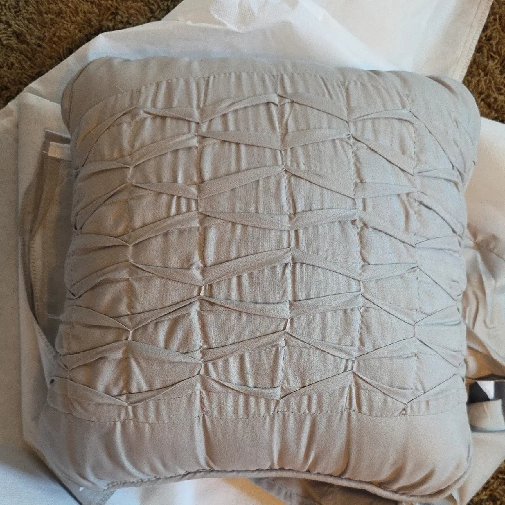 Gray and Blue Textured Decorative Pillows And Queen Dustruffle